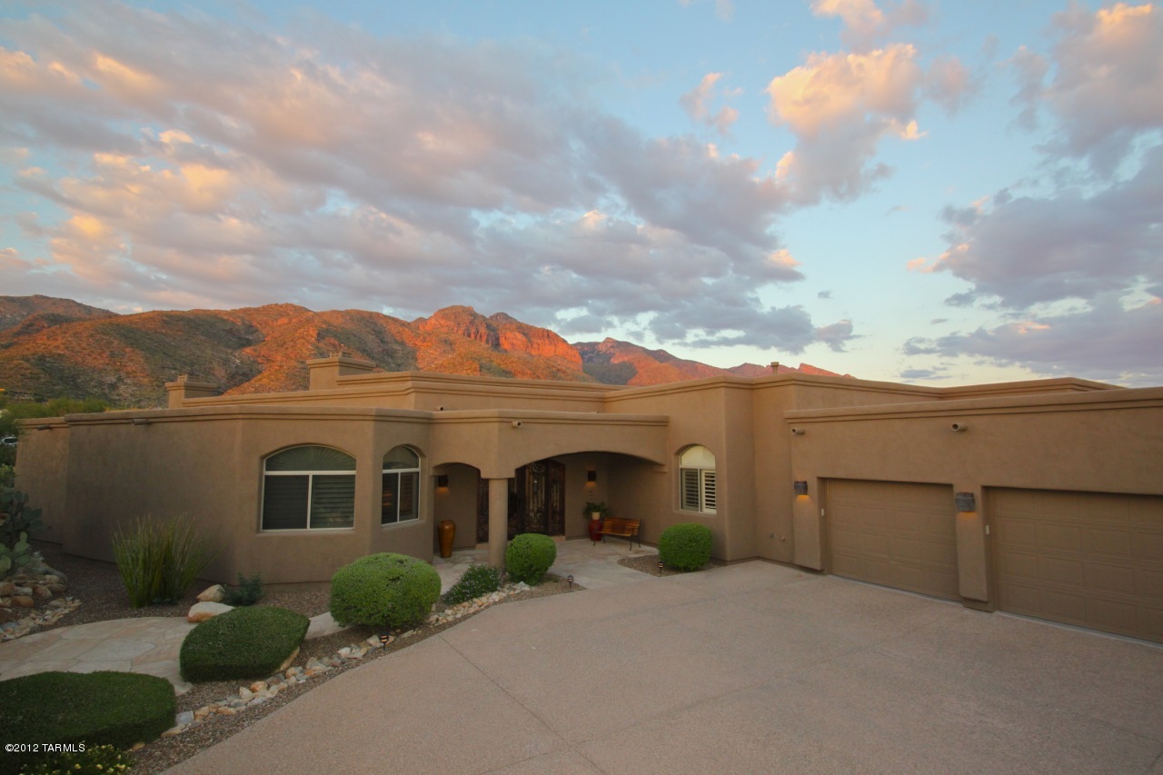 2405 E Long Shadow Place