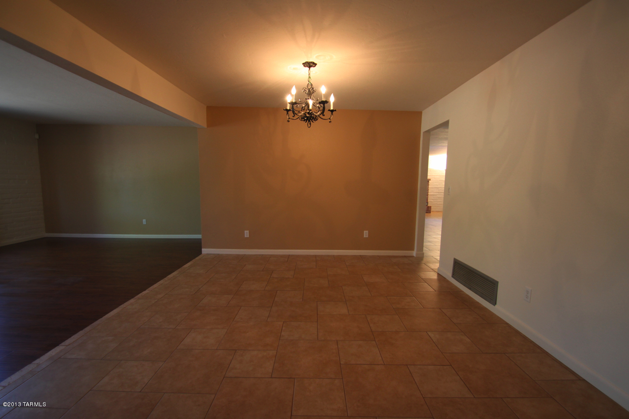 4245 N Camino Gacela