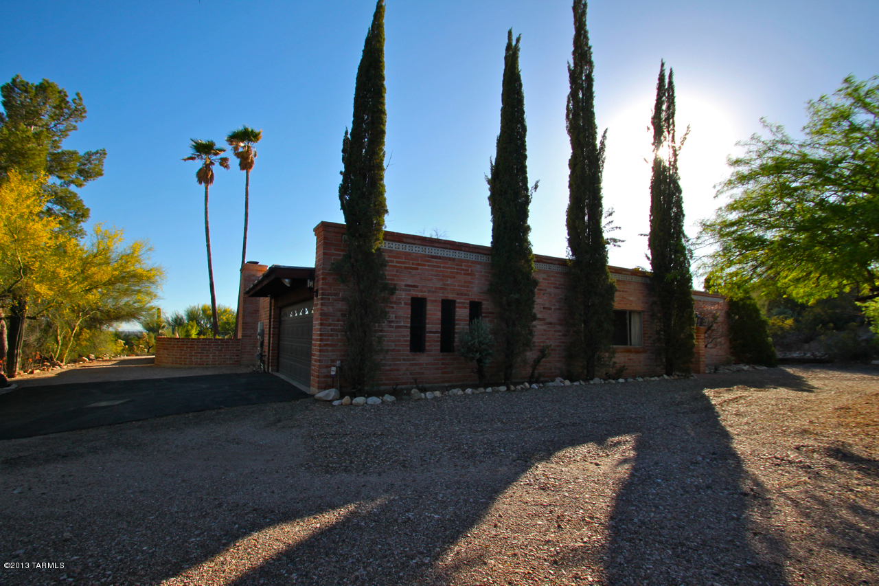 4245 N Camino Gacela
