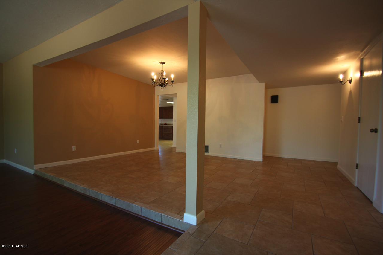 4245 N Camino Gacela
