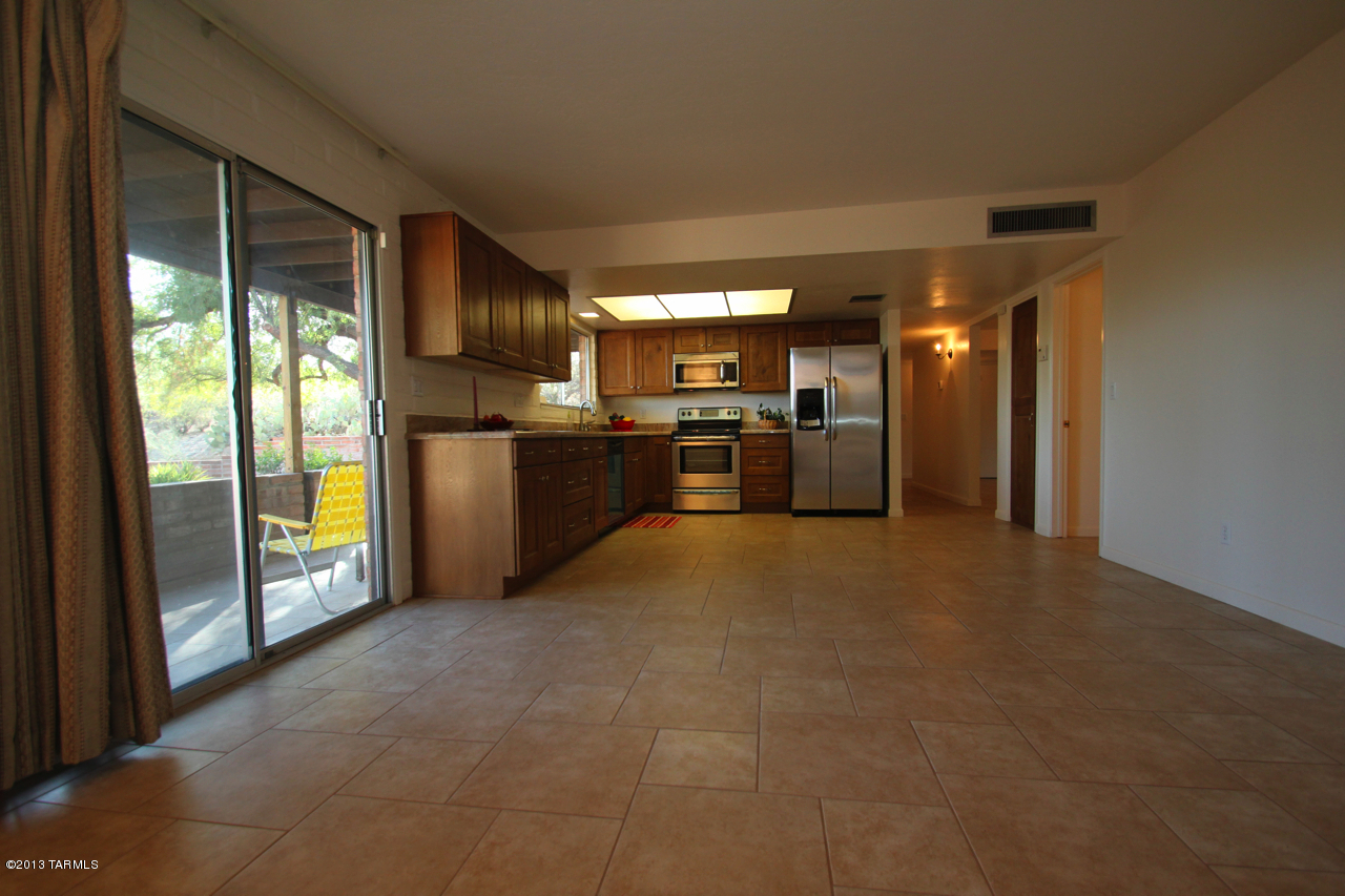 4245 N Camino Gacela