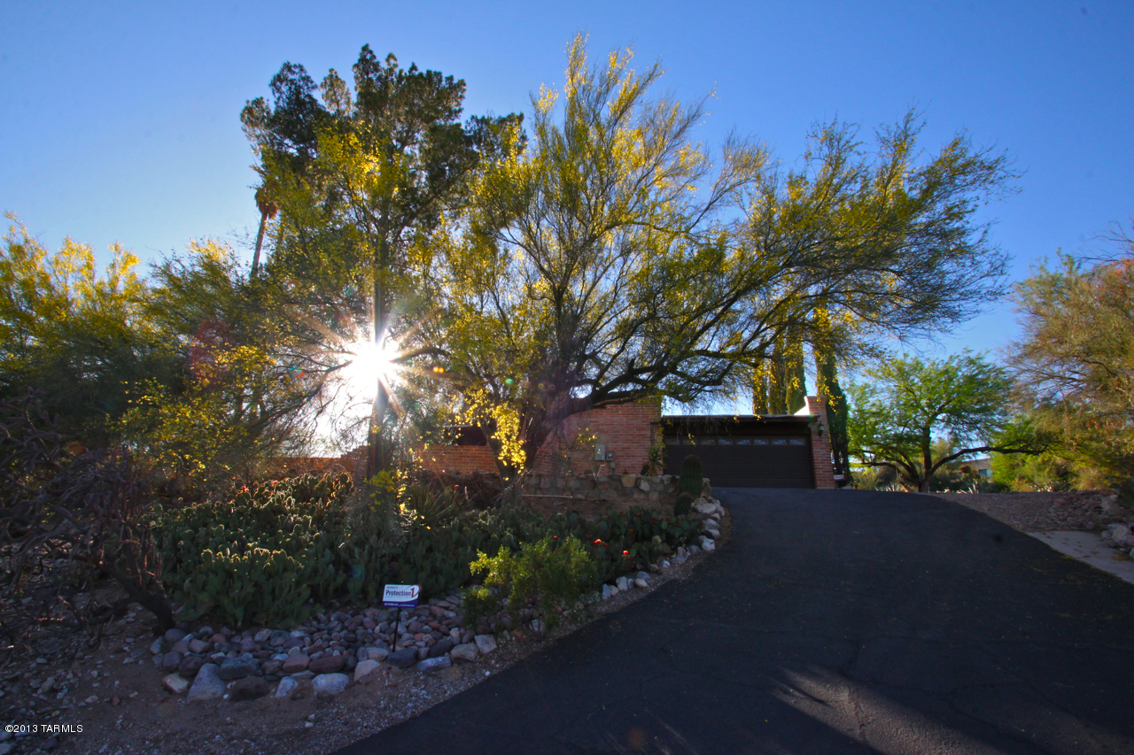 4245 N Camino Gacela