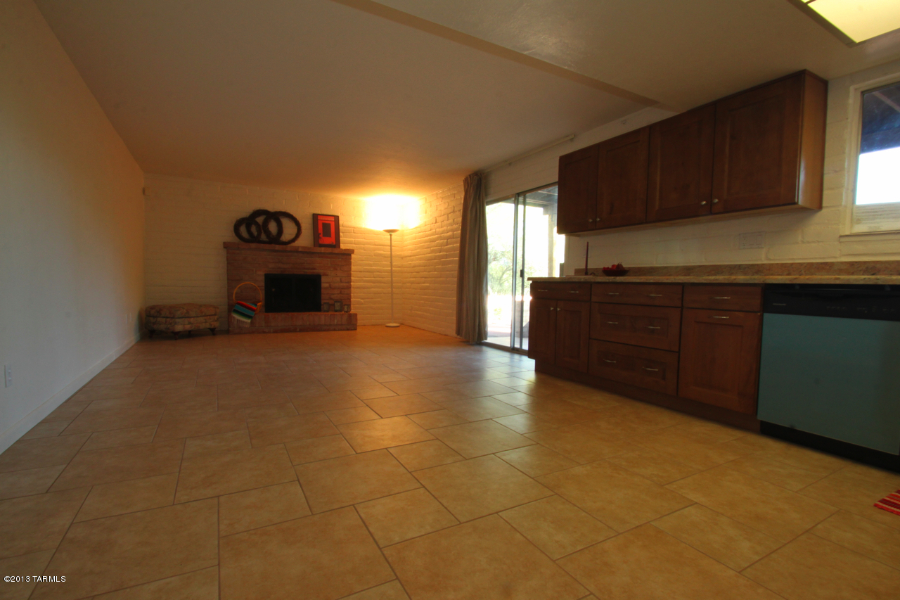 4245 N Camino Gacela