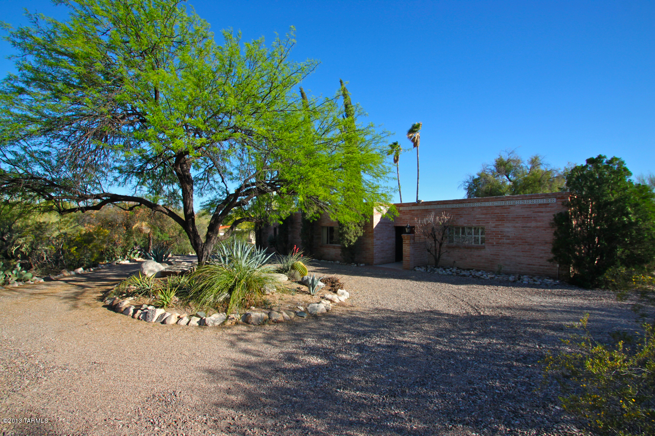 4245 N Camino Gacela