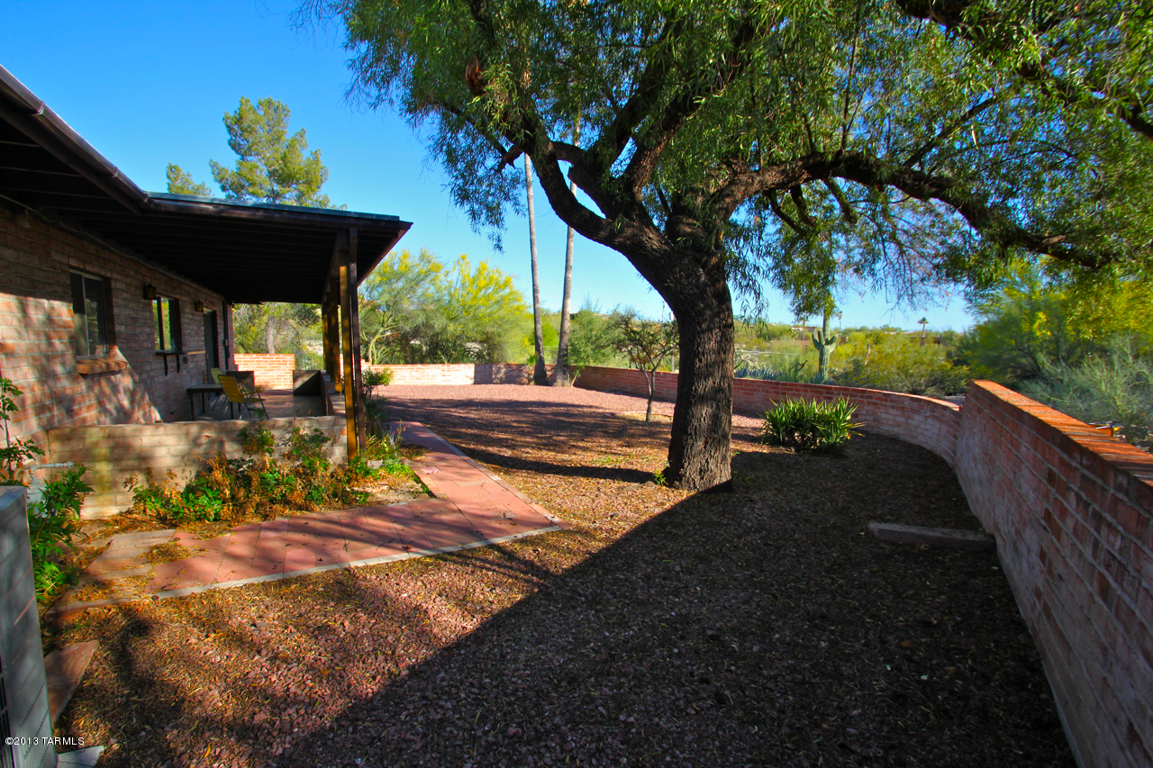 4245 N Camino Gacela