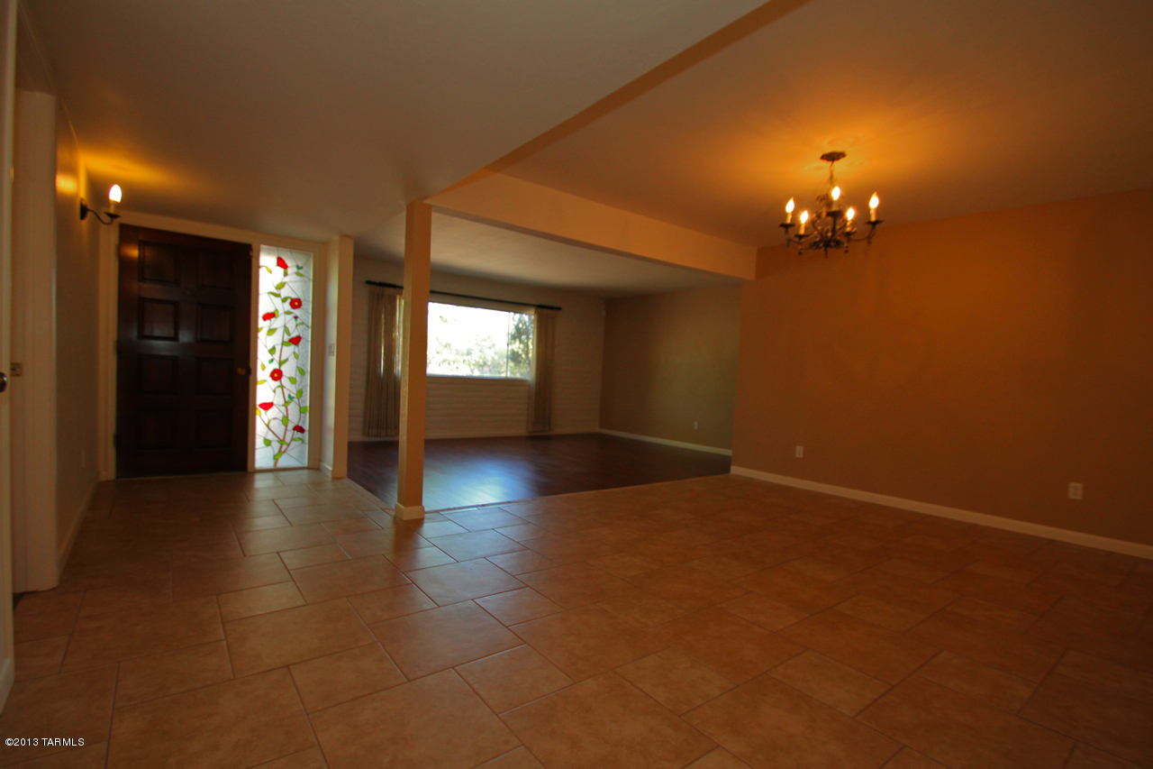 4245 N Camino Gacela