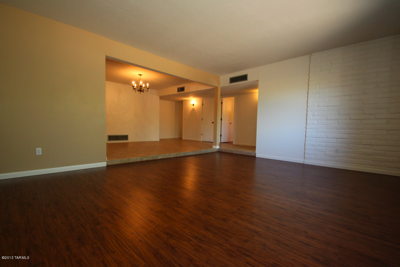4245 N Camino Gacela