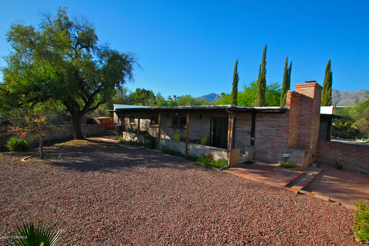 4245 N Camino Gacela