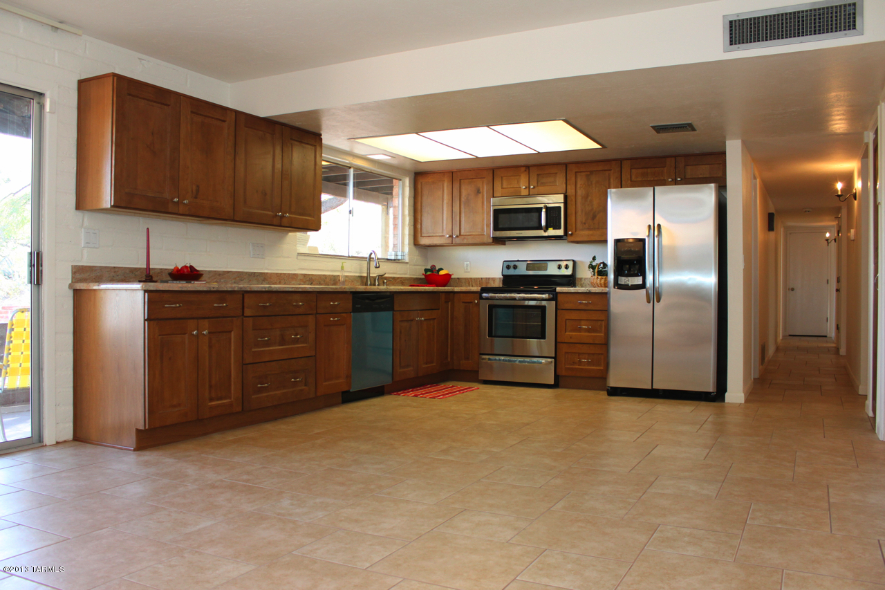 4245 N Camino Gacela