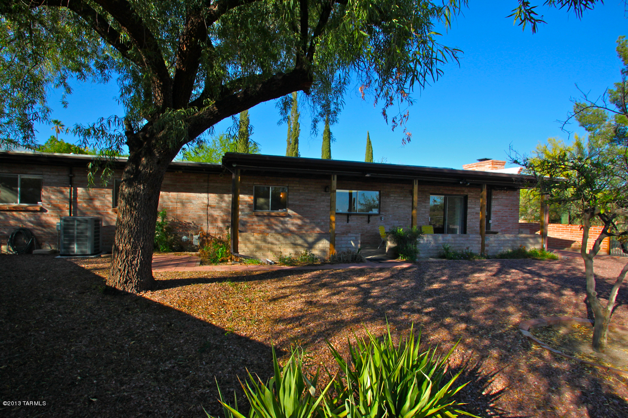 4245 N Camino Gacela