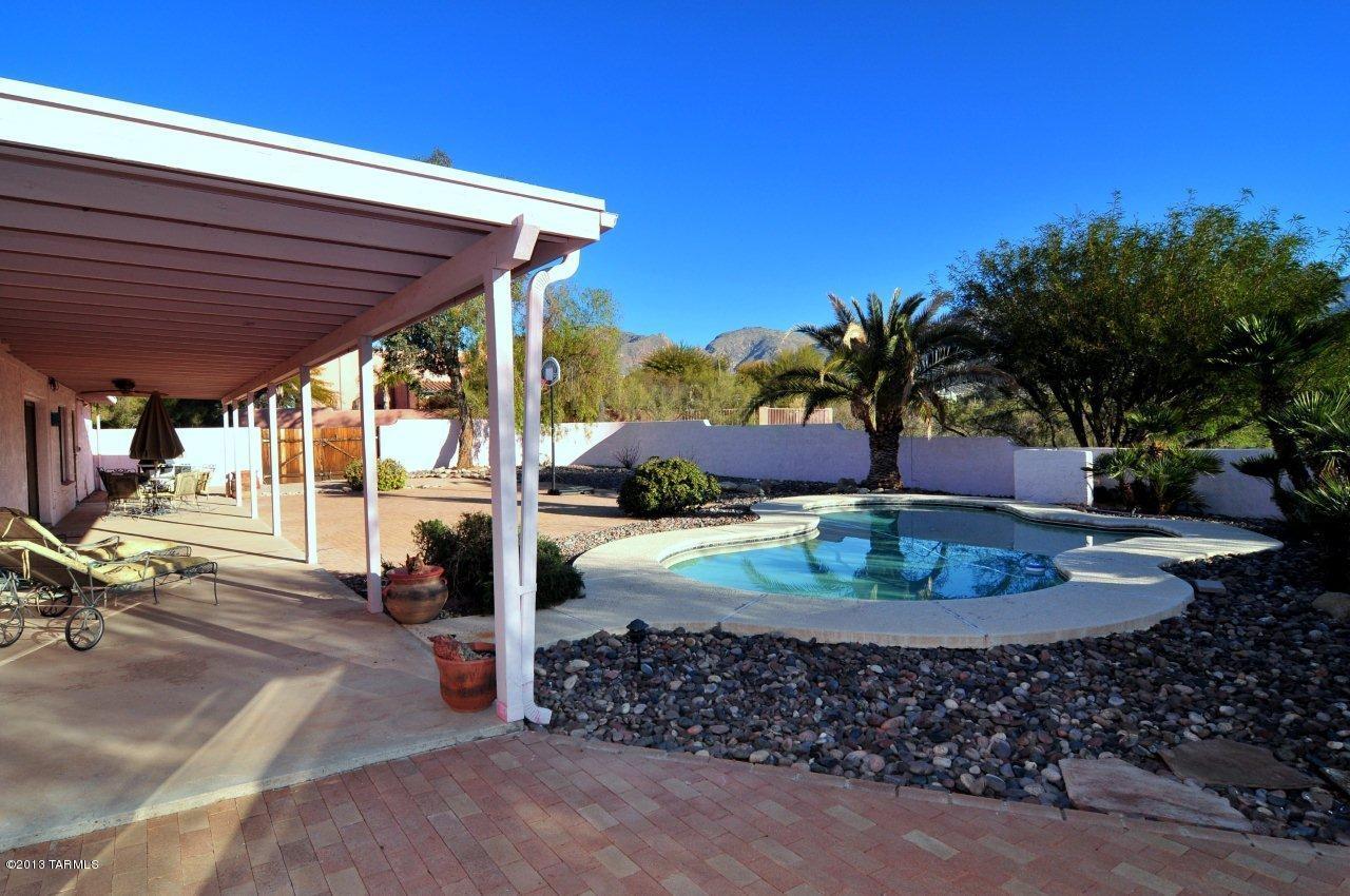 6120 N Calle De La Culebra