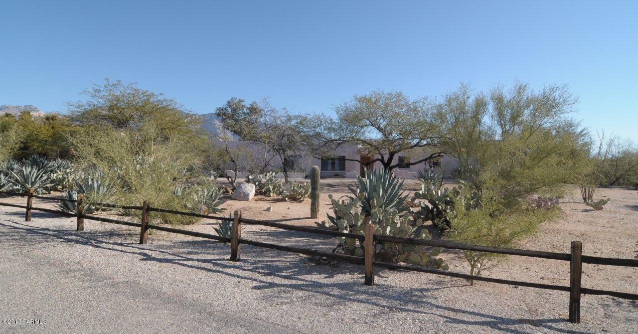 6120 N Calle De La Culebra