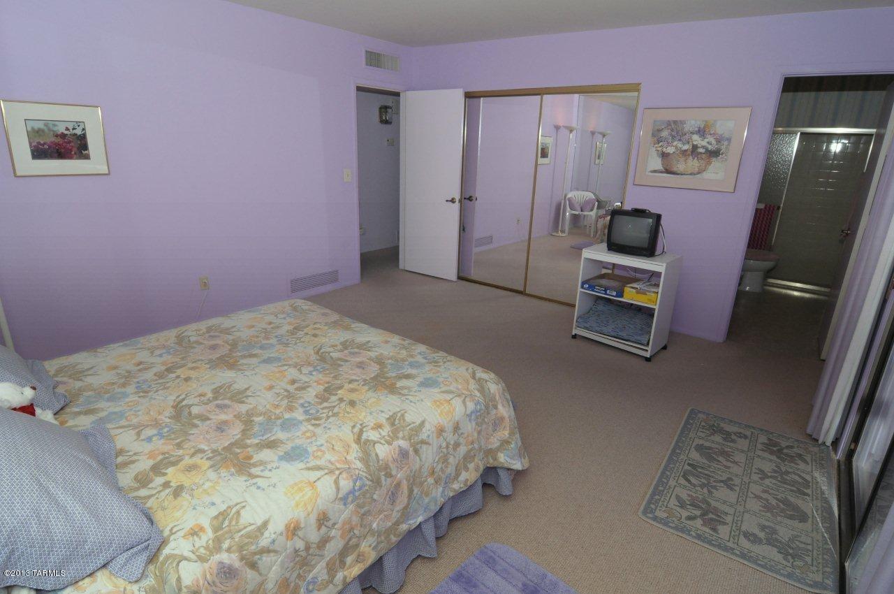 6120 N Calle De La Culebra