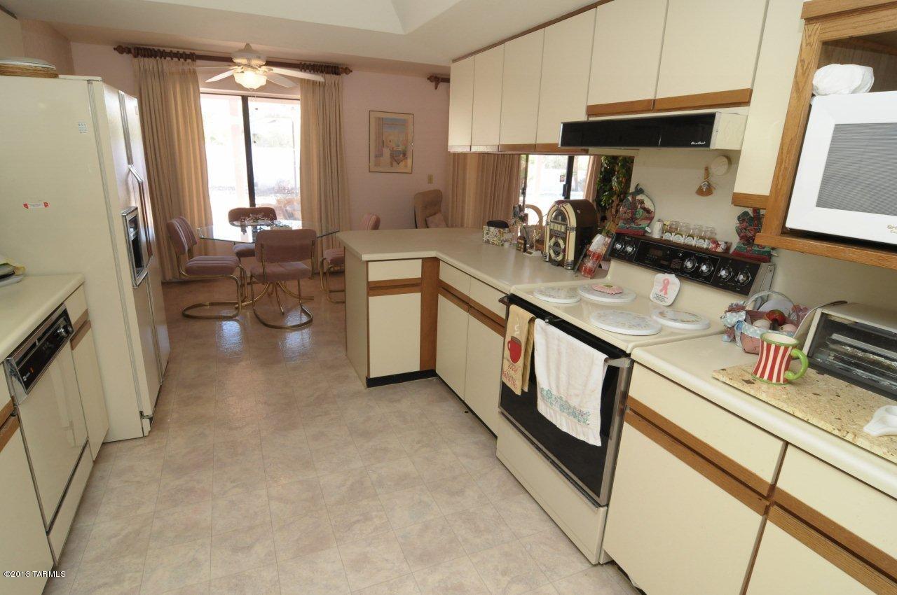 6120 N Calle De La Culebra