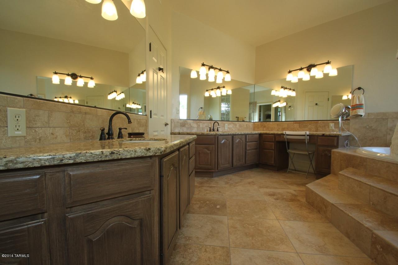 6420 N Regal Manor