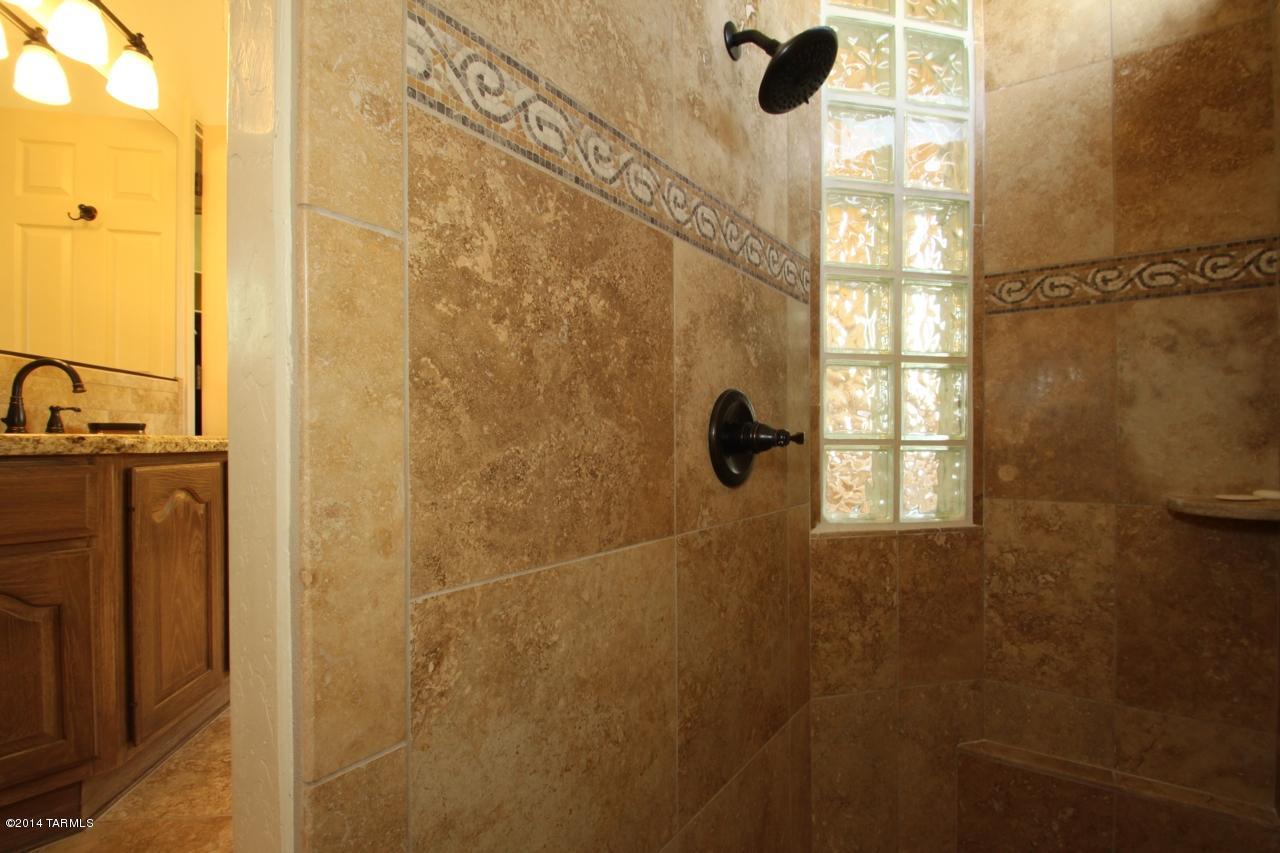 6420 N Regal Manor