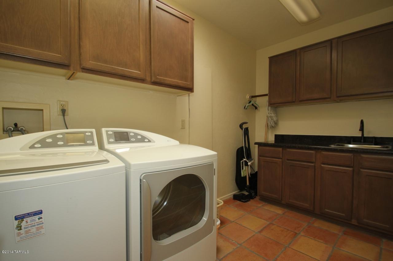 6420 N Regal Manor