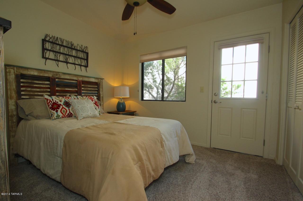6420 N Regal Manor