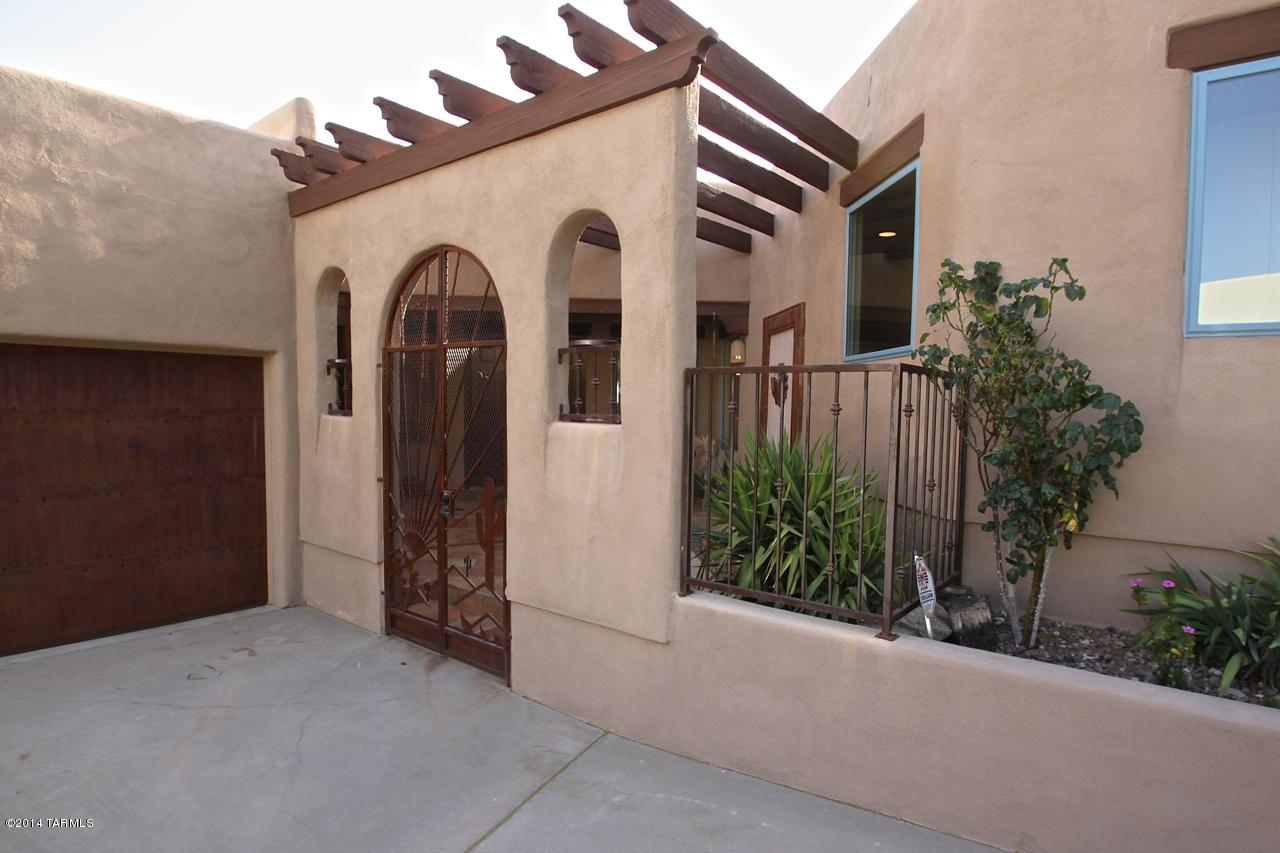 6420 N Regal Manor