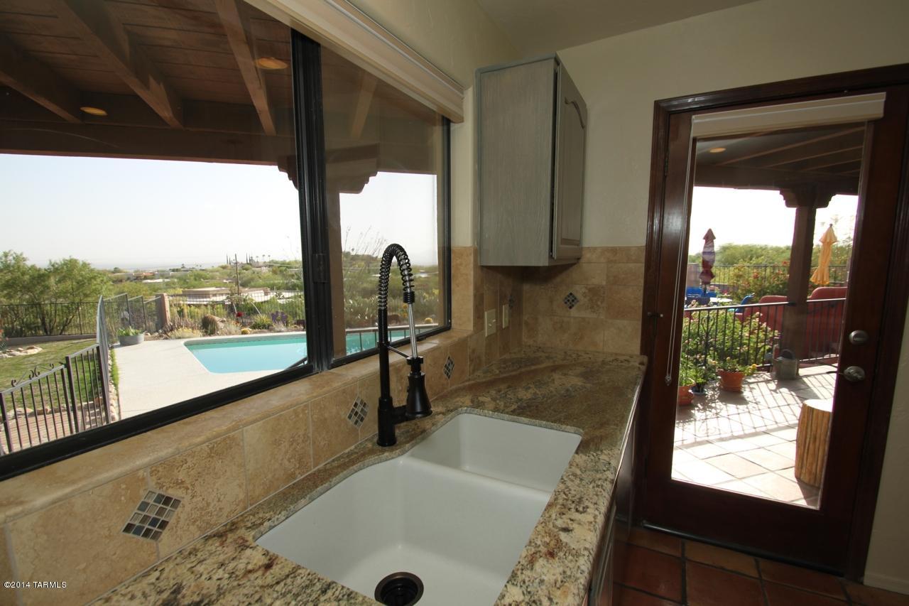 6420 N Regal Manor