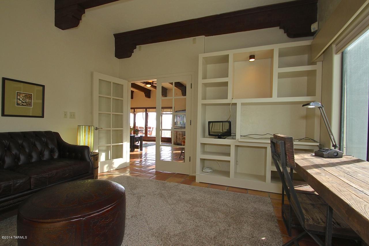 6420 N Regal Manor