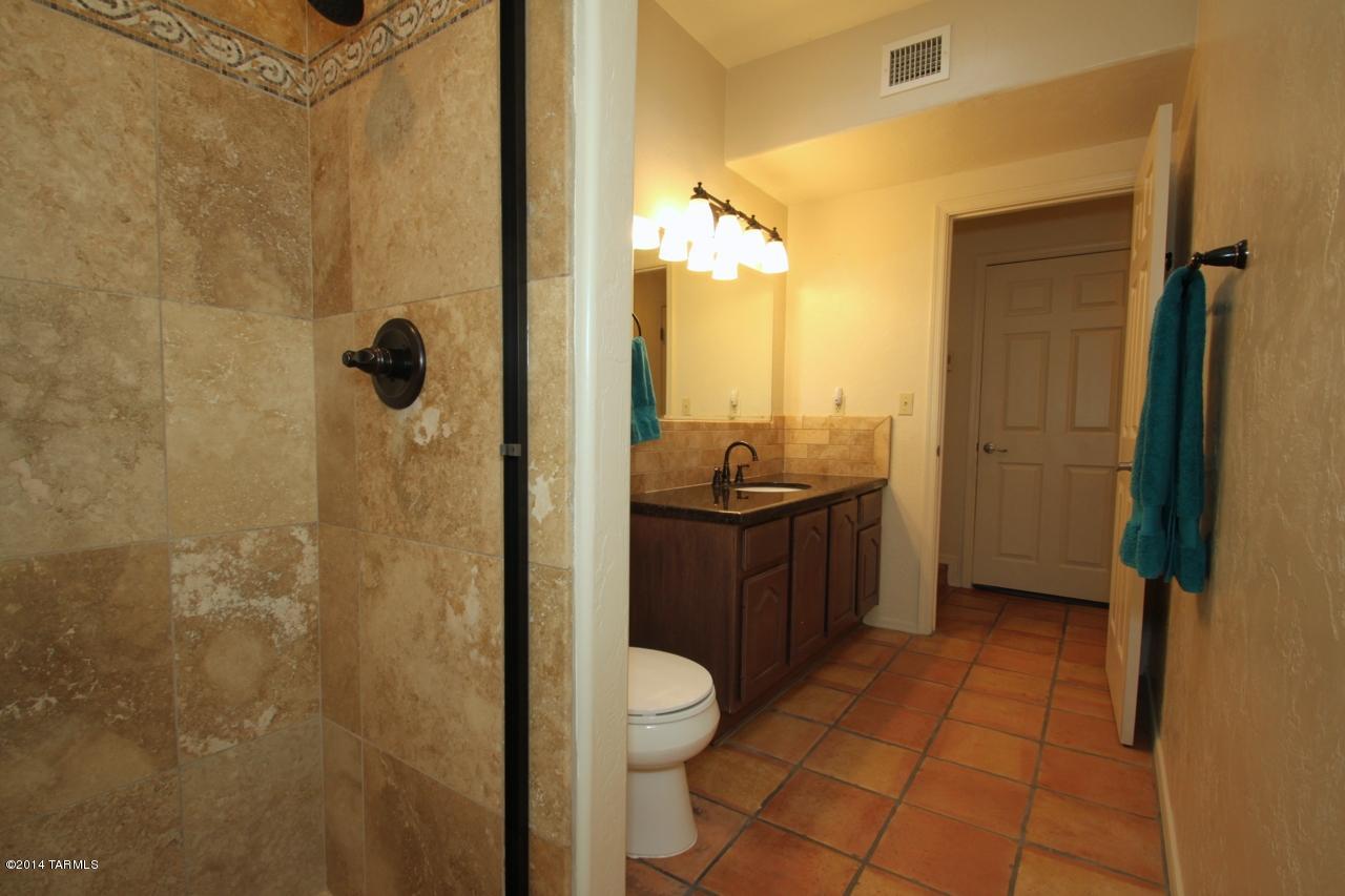 6420 N Regal Manor
