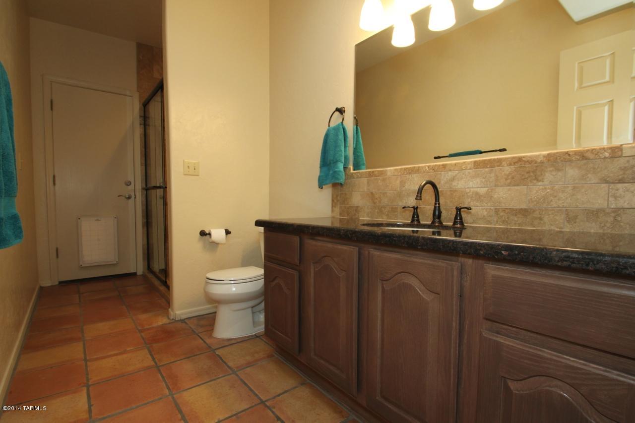 6420 N Regal Manor