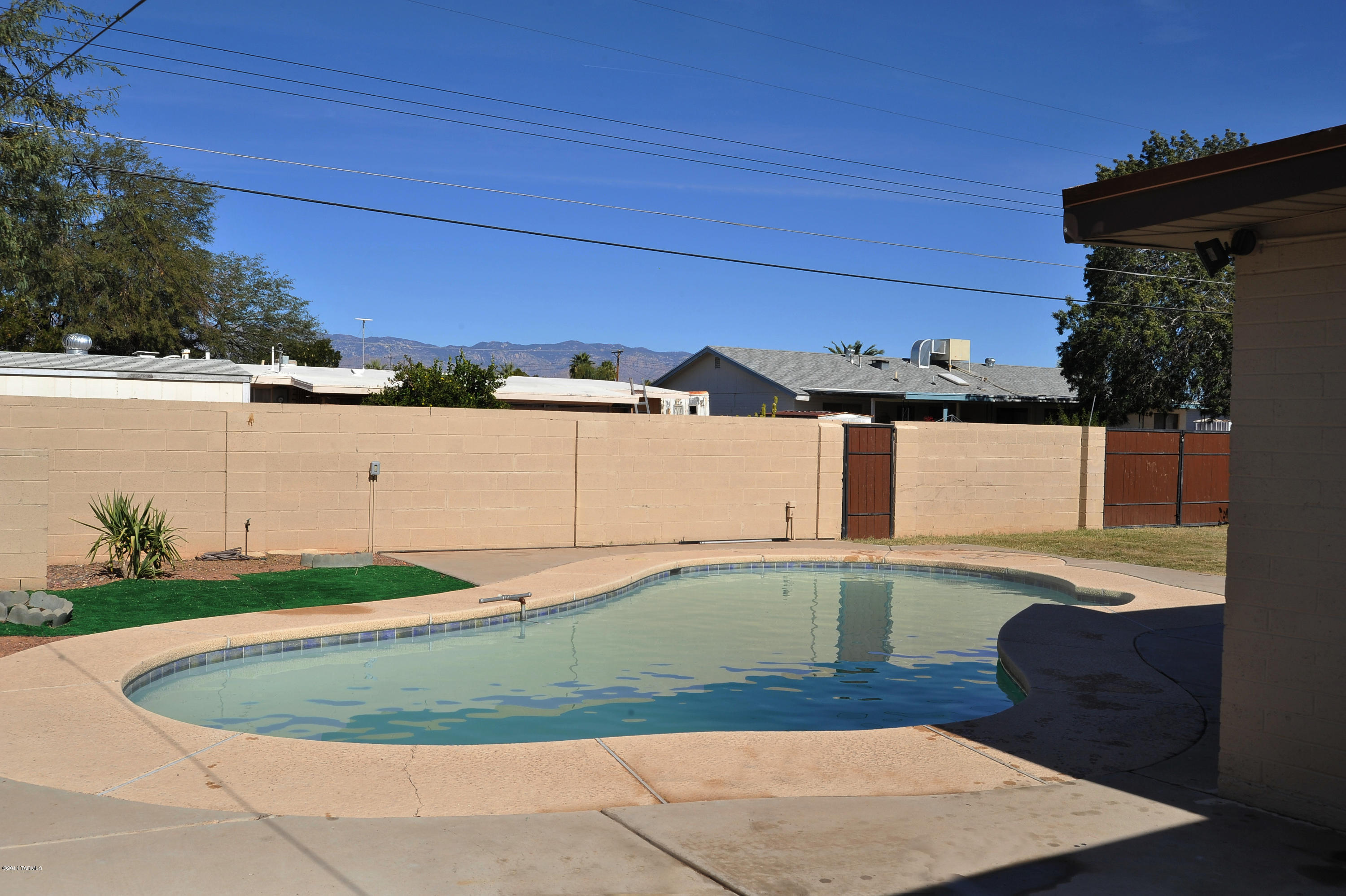 6125 E Calle Silvosa E
