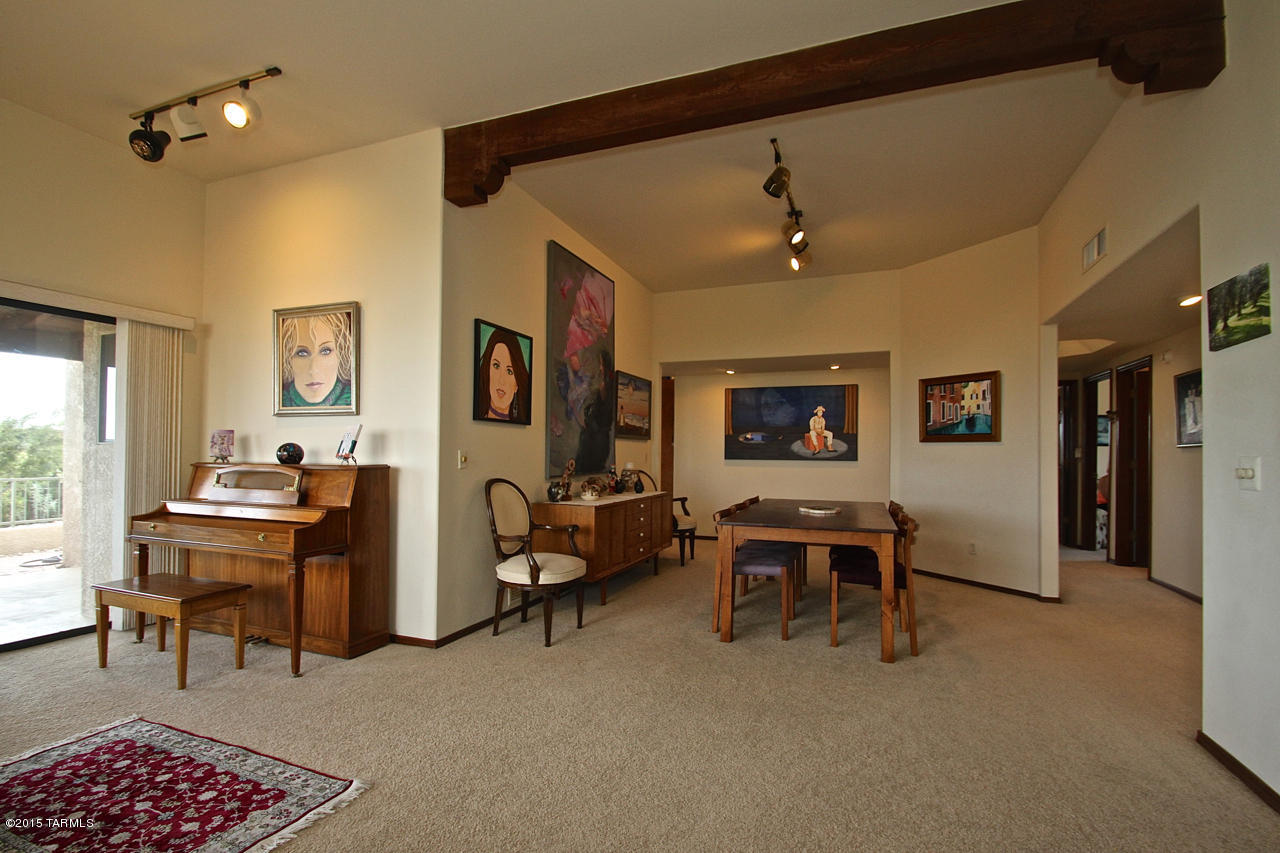 5799 N Via Amable