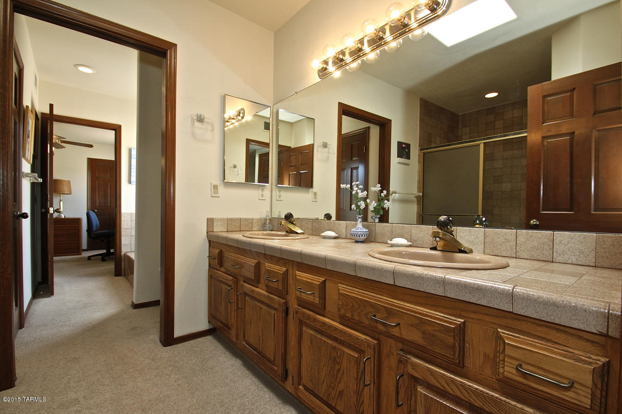 5799 N Via Amable