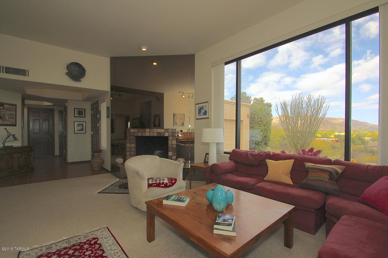5799 N Via Amable