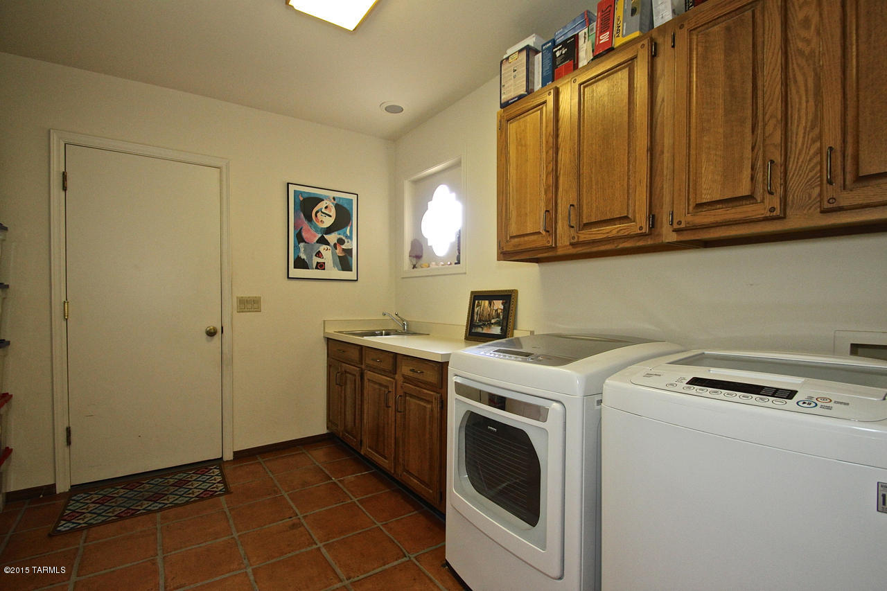 5799 N Via Amable