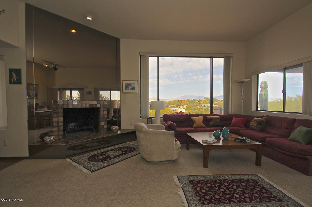 5799 N Via Amable