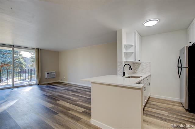 2231 S Vaughn Way Unit: 201B