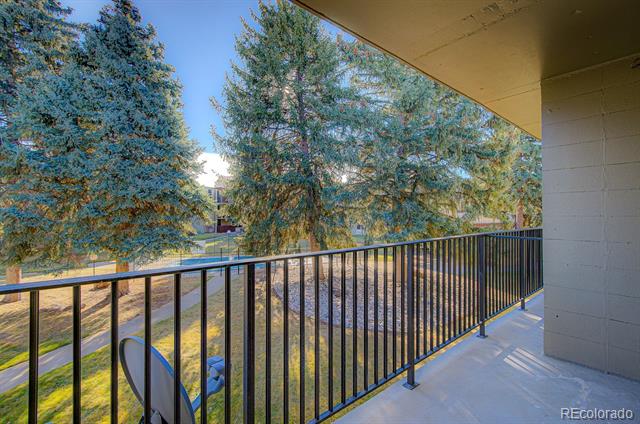 2231 S Vaughn Way Unit: 201B