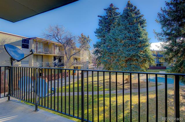 2231 S Vaughn Way Unit: 201B