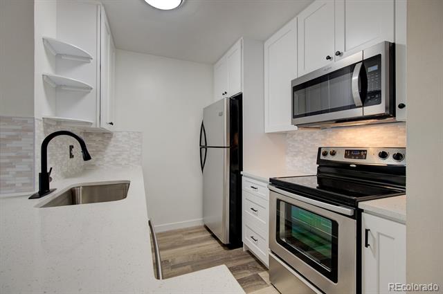 2231 S Vaughn Way Unit: 201B