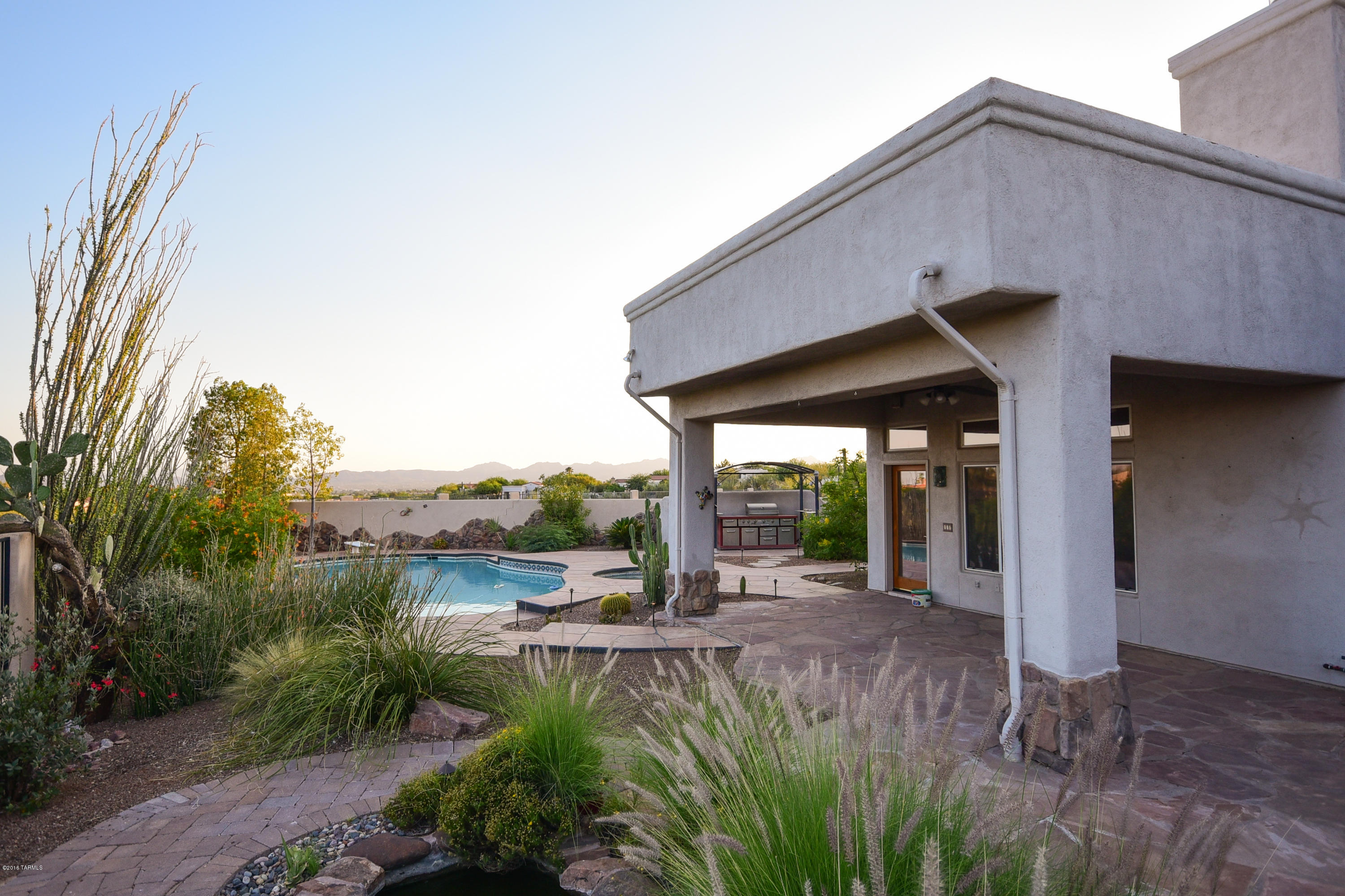 491 E Deers Rest Place