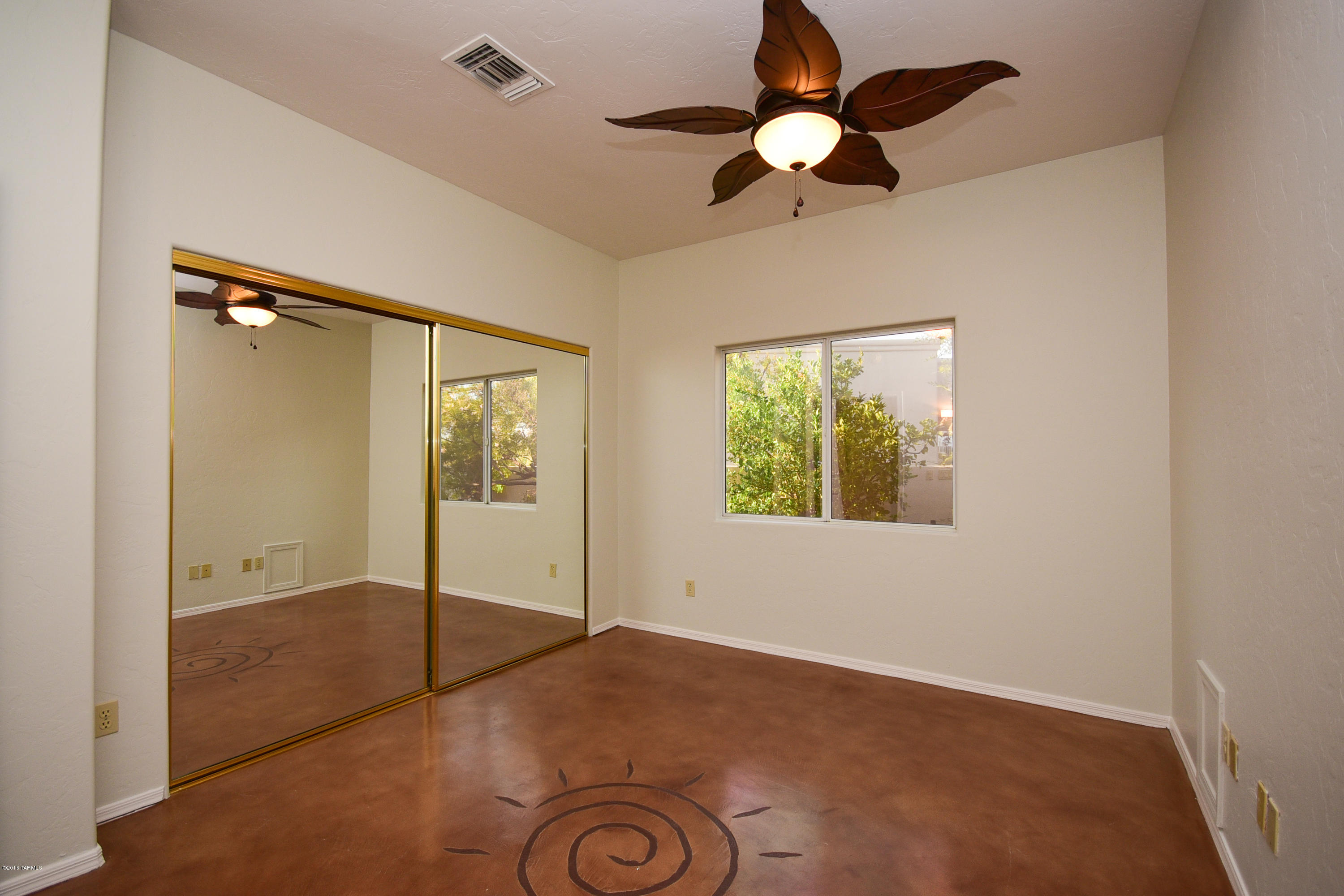 491 E Deers Rest Place