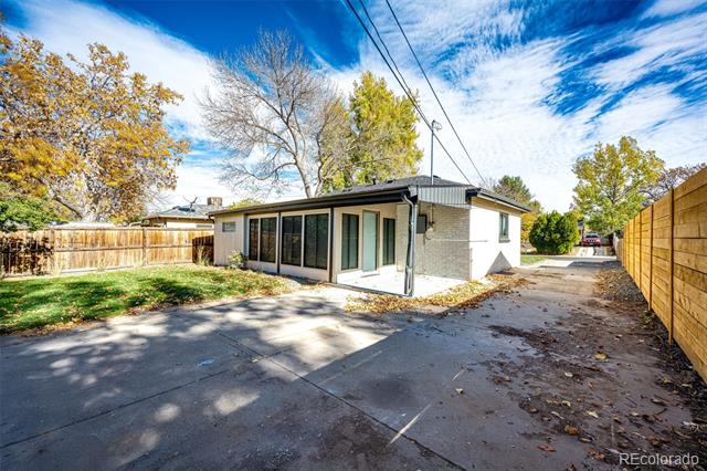 2981 Pontiac Street