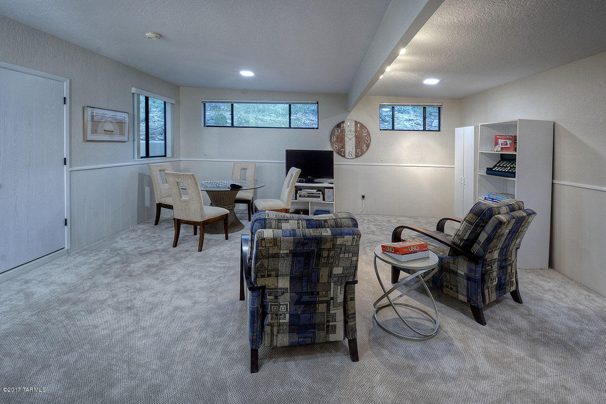 5751 N Via Lozana