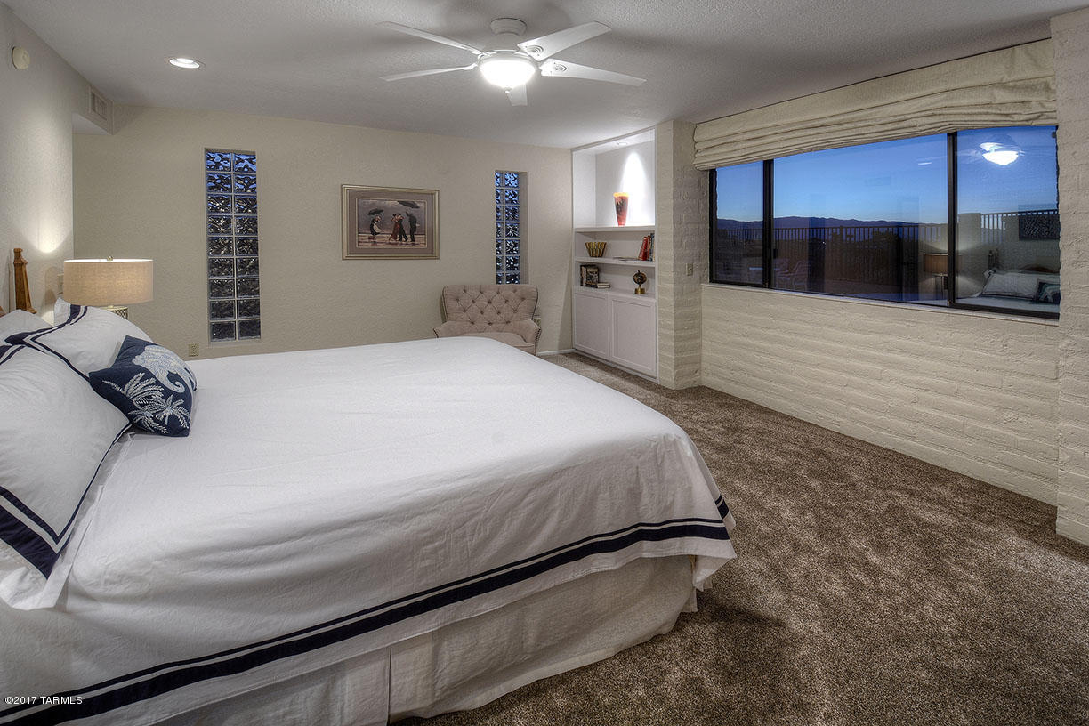 5751 N Via Lozana