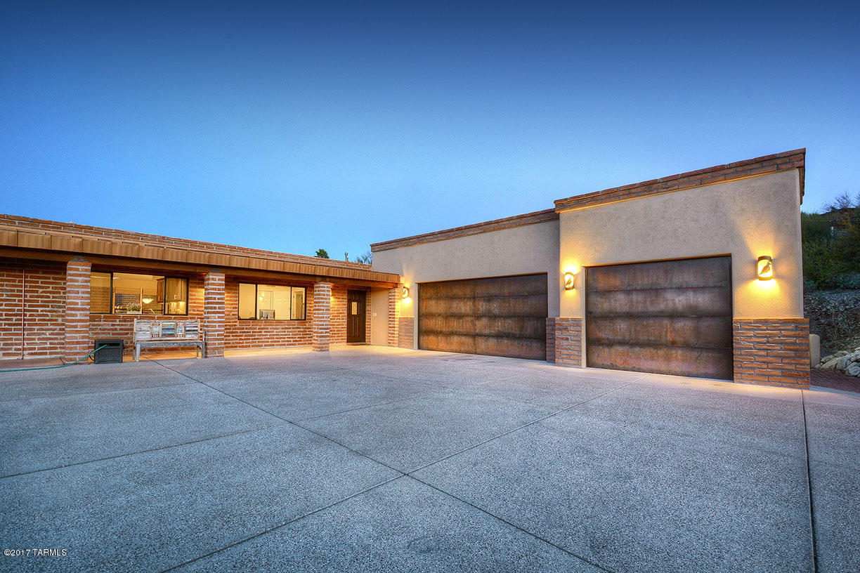 5751 N Via Lozana