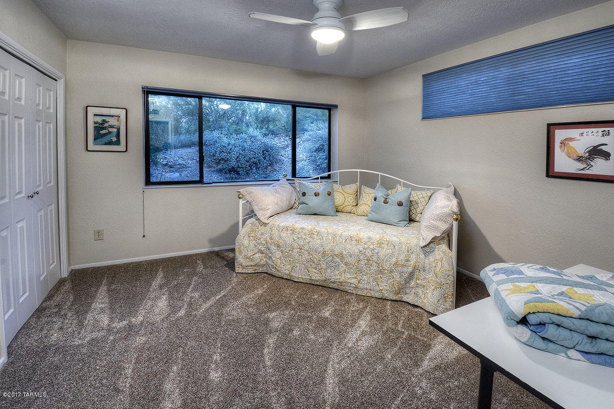 5751 N Via Lozana