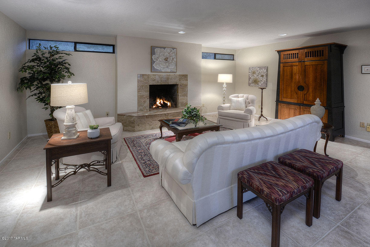 5751 N Via Lozana