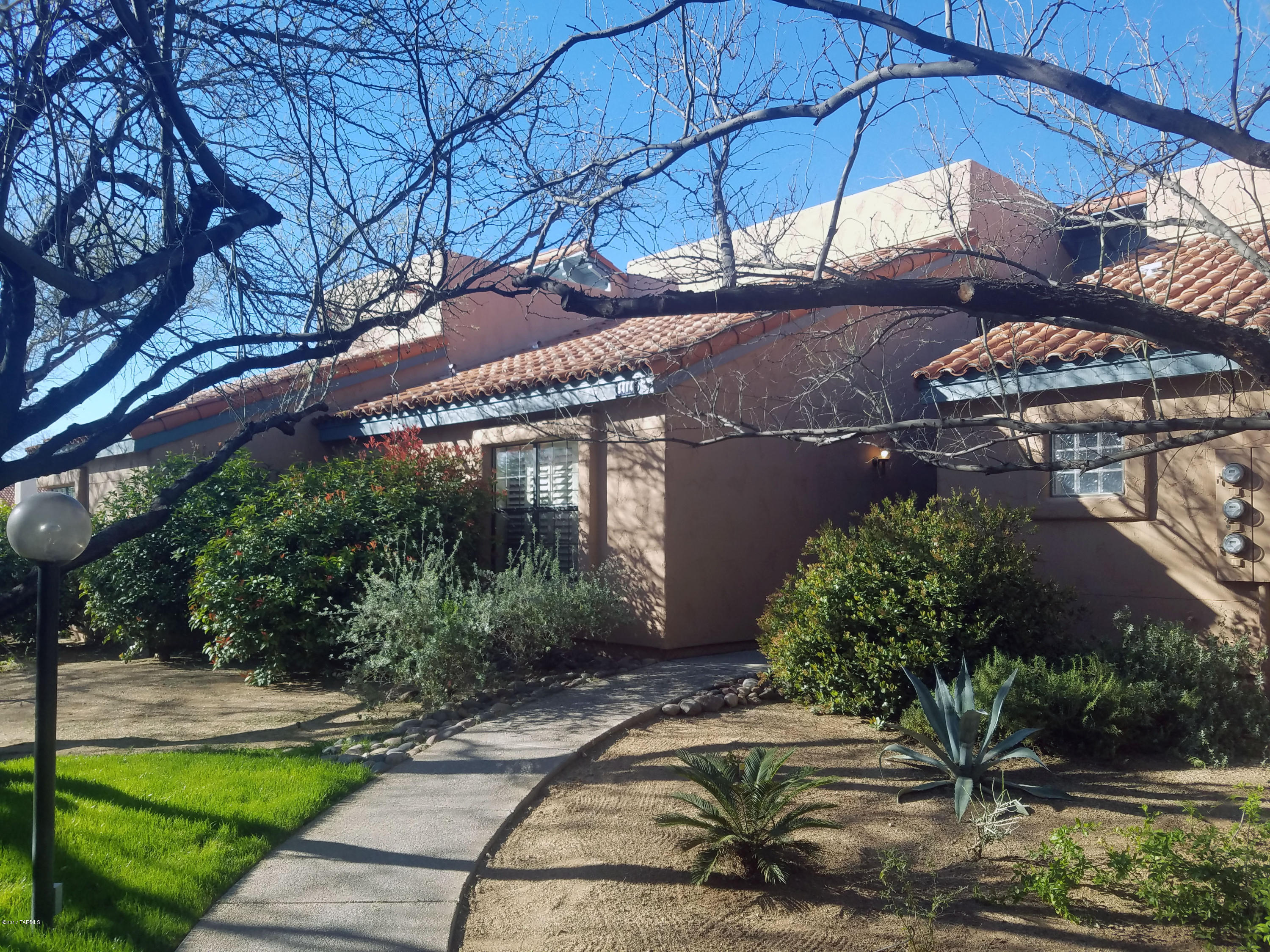 5414 N Via Del Arbolito