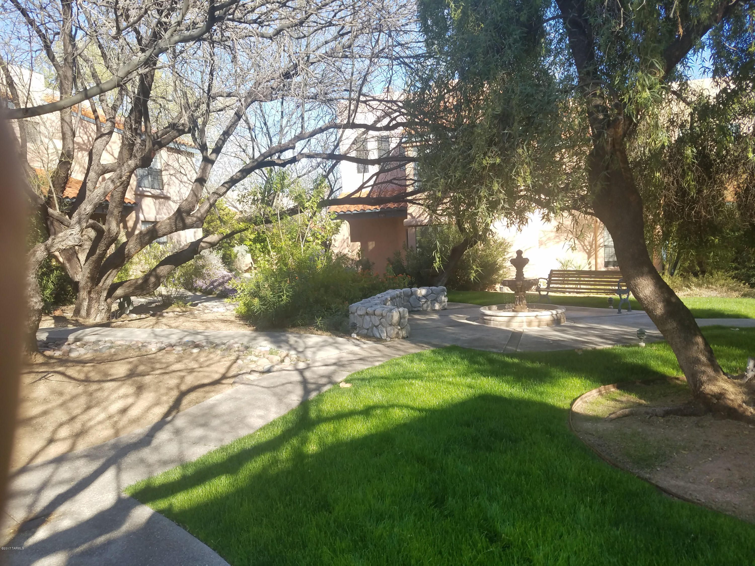 5414 N Via Del Arbolito
