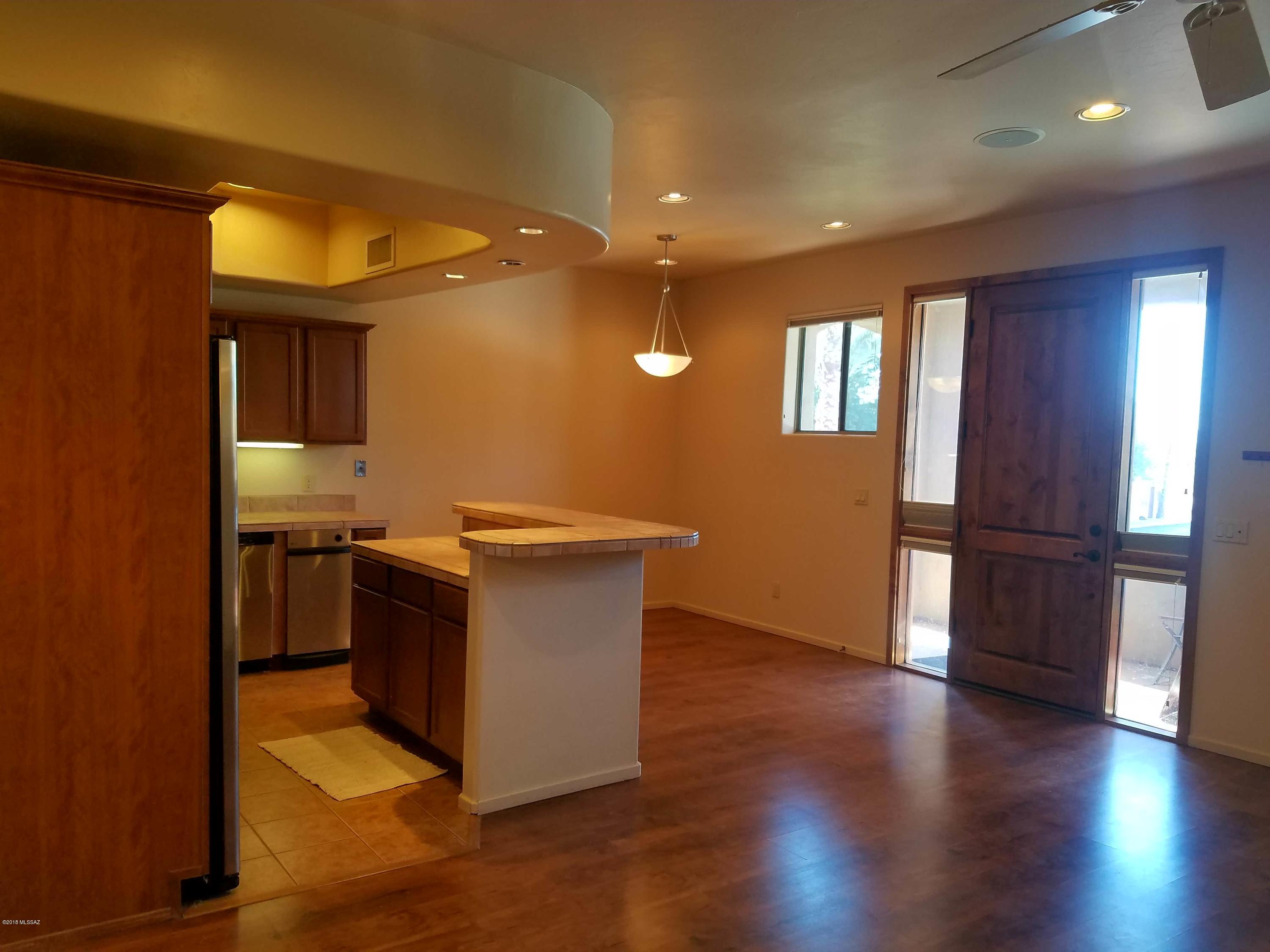 446 N Campbell Avenue Unit: 3202
