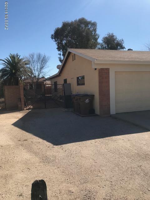 2915 W Nutmeg Drive W