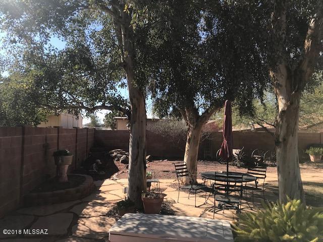 2915 W Nutmeg Drive W